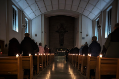Design ohne Titel - Das Friedenslicht erstrahlt in der Kirche
